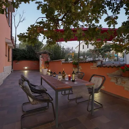 Apartment Damjan Kaštelir